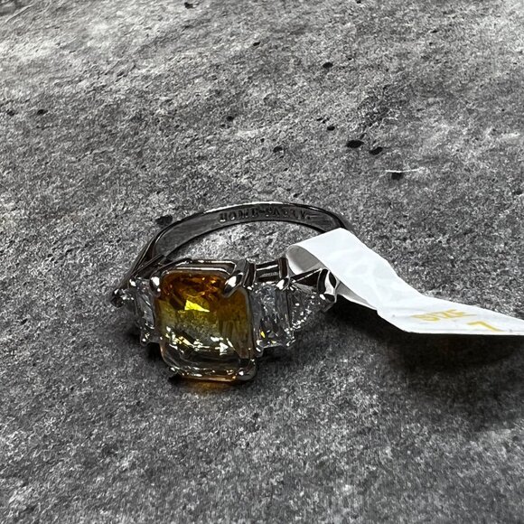 Ring Bomb Party Ring, NWOT, size 7 - Picture 5 of 7